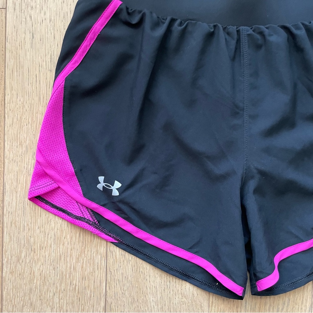Under Armour Black Pink Tempo Run Shorts NWT - Size S - Picture 2 of 6